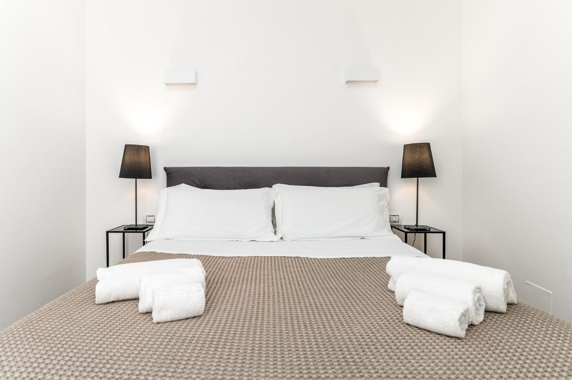 Santo Stefano Raro Rooms Collection Brindisi Exterior photo