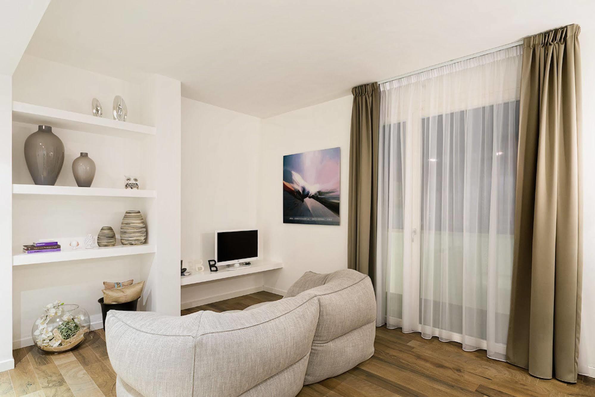 Santo Stefano Raro Rooms Collection Brindisi Exterior photo